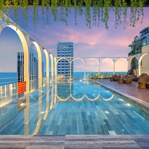 Golden Lotus Luxury Hotel